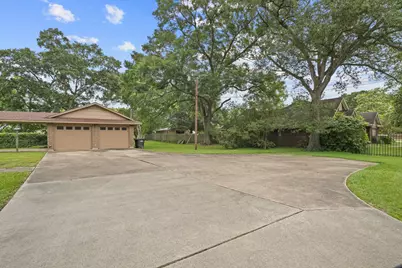 1655 E South Street, Alvin, TX 77511 - Photo 28