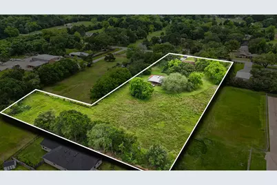 1655 E South Street, Alvin, TX 77511 - Photo 2