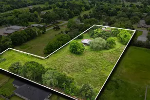 1655 E South St, Alvin, TX 77511 - Photo 2