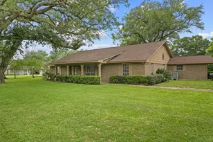 1655 E South St, Alvin, TX 77511 - Photo 1