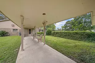 1655 E South St, Alvin, TX 77511 - Photo 30