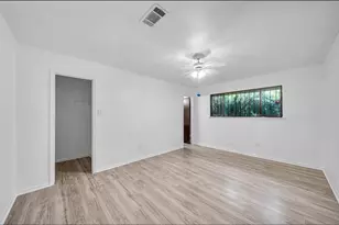 8447 Sterlingshire St, Houston, TX 77078 - Photo 22