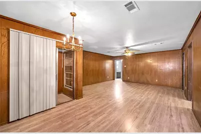 8447 Sterlingshire Street, Houston, TX 77078 - Photo 10