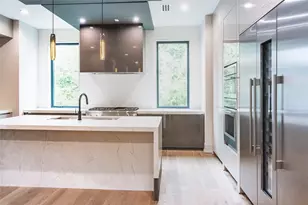 411 W Saulnier St, Houston, TX 77019 - Photo 14