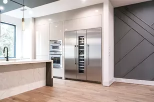 411 W Saulnier St, Houston, TX 77019 - Photo 12