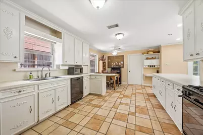 4410 Ingersoll Street, Houston, TX 77027 - Photo 12