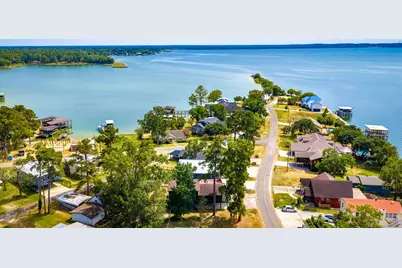 419 W Lake Shore Dr, Livingston, TX 77351 - Photo 4