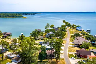 419 W Lake Shore Dr, Livingston, TX 77351 - Photo 4