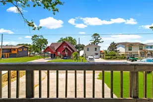 419 W Lake Shore Dr, Livingston, TX 77351 - Photo 8