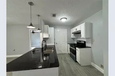 6918 Isla, Pearland, TX 77581 - Photo 2