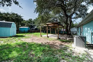 205 Winding Way, Rockport, TX 78382 - Photo 4