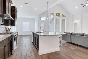 2905 Lago Costa Dr, Texas City, TX 77568 - Photo 8