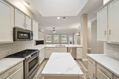 11907 Lakewood Trail, Tomball, TX 77377 - Photo 2