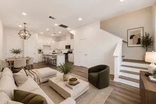 102 E 44th St, Houston, TX 77018 - Photo 2