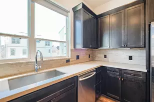 946 W 18th St, Houston, TX 77008 - Photo 18