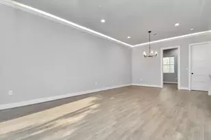 1320 Eberhard St, Houston, TX 77019 - Photo 12