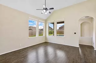 17206 Upper Ridge Ln, Humble, TX 77346 - Photo 10