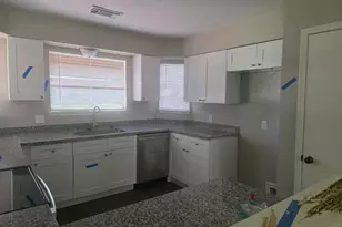 5006 Timber Ridge St, Baytown, TX 77521 - Photo 2