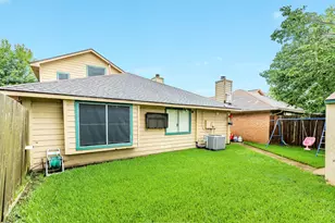 108 Coffee Ln, Lake Jackson, TX 77566 - Photo 26