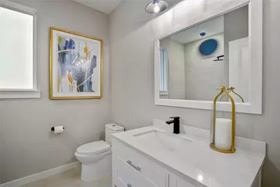 8474 Berry Green Lane, Houston, TX 77022 - Photo 14