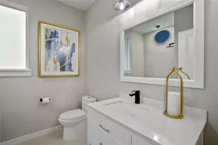 8474 Berry Green Ln, Houston, TX 77022 - Photo 14