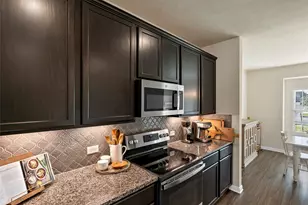 1310 Kingsgate Dr, Bryan, TX 77807 - Photo 10