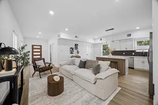 801 E 32nd 1/2 St, Houston, TX 77022 - Photo 4