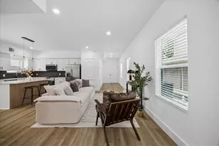 801 E 32nd 1/2 St, Houston, TX 77022 - Photo 8