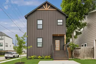 801 E 32nd 1/2 St, Houston, TX 77022 - Photo 1