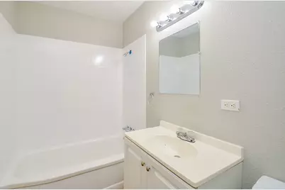 5405 Southlea Street, Houston, TX 77033 - Photo 32