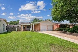 1809 Flamingo Dr, League City, TX 77573 - Photo 2