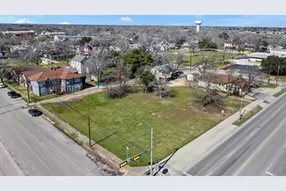 703 N Main Street, Taylor, TX 76574 - Photo 16
