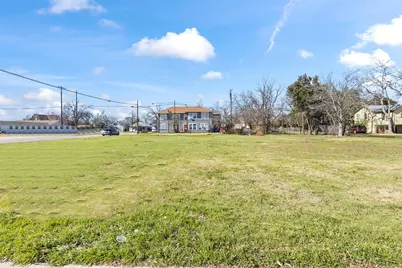 703 N Main Street, Taylor, TX 76574 - Photo 12