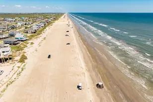 16725 Captain Bligh Rd, Jamaica Beach, TX 77554 - Photo 2