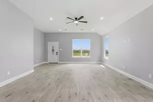 5014 E E Meadow Dr, Deer Park, TX 77536 - Photo 2