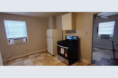 6717 Avenue H #2, Houston, TX 77011 - Photo 8