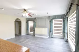 12430 Brook Meadows Ln, Stafford, TX 77477 - Photo 10