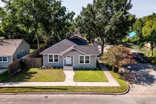 223 W Adoue St, Baytown, TX 77520 - Photo 22