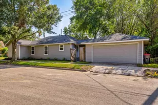 223 W Adoue St, Baytown, TX 77520 - Photo 4