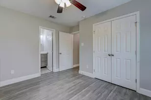 223 W Adoue St, Baytown, TX 77520 - Photo 14