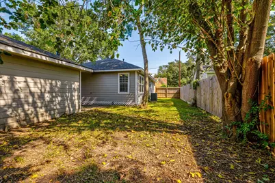 223 W Adoue Street, Baytown, TX 77520 - Photo 20