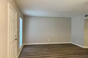2101 6th Ave N, Texas City, TX 77590 - Photo 6