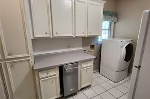 104 April Wind Dr S, Conroe, TX 77356 - Photo 32