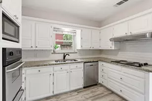 7906 Beaufort Dr, Spring, TX 77379 - Photo 10