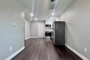 207 S Ave A, Willis, TX 77378 - Photo 6