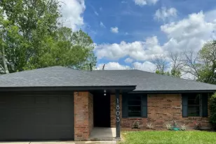 1803 S Park St, Brenham, TX 77833 - Photo 2