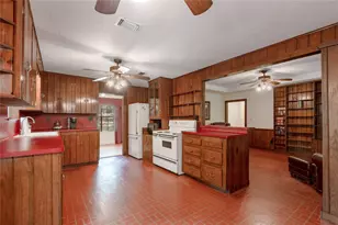 118 Pine Ridge Ln, Huntsville, TX 77340 - Photo 10