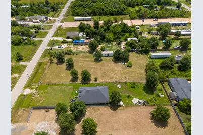 1598 County Road 3542, Cleveland, TX 77327 - Photo 6