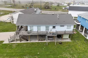 994 Nassau Dr, Crystal Beach, TX 77650 - Photo 6