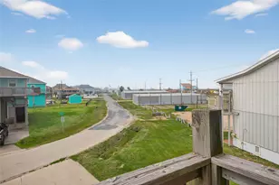 994 Nassau Dr, Crystal Beach, TX 77650 - Photo 18